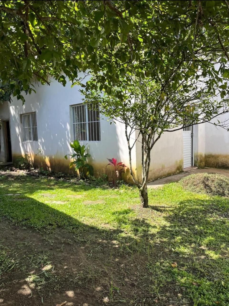 Chacara Completa Com Piscina ,2 Quartos, 20 Pessoas Itariri Экстерьер фото